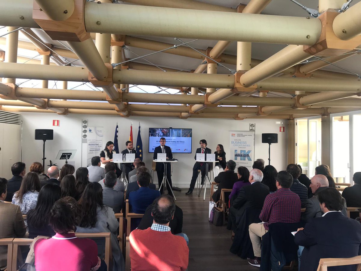 Gracias a <a href="/IEbusiness/">iebusiness</a> y a <a href="/miotei/">Miguel Otero</a> por acoger el debate sobre el área de la #GranBahia y el papel de #HongKong como hub para materializar oportunidades 🇭🇰. Un placer compartir espacio con <a href="/Alfonsoballes12/">Alfonso ballesteros</a> Fernando de la Cal y <a href="/marisolmenendez/">Marisol Menéndez</a>! <a href="/SCCHongKong/">Spanish Chamber of Commerce in Hong Kong</a> <a href="/InvestHK/">InvestHK</a> <a href="/hktdc/">HKTDC</a>