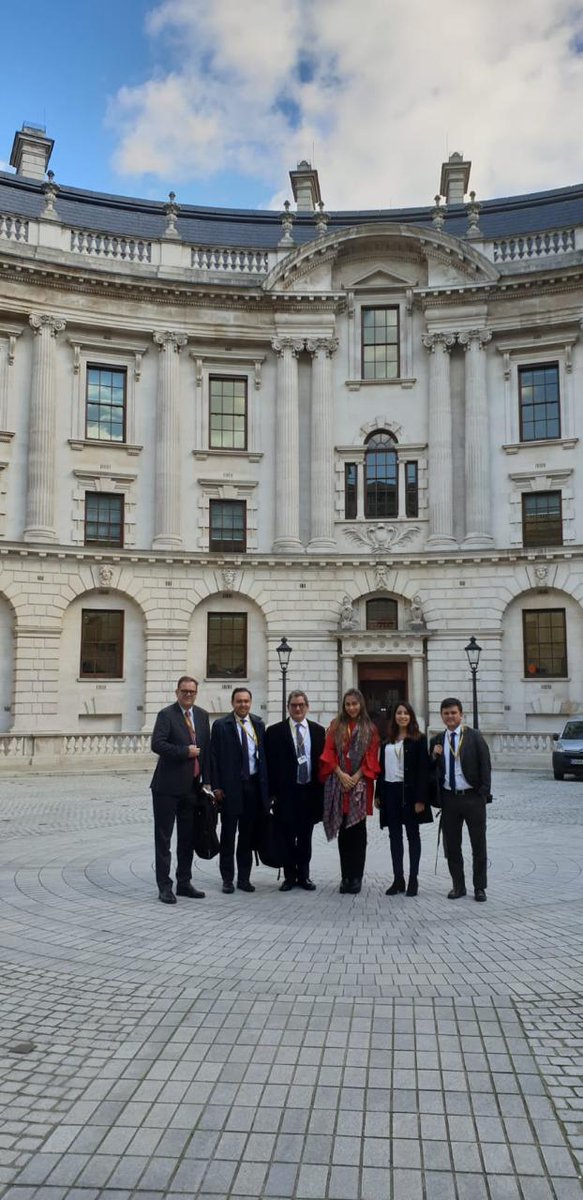 UKinColombia's tweet photo. #DITCol | Buscando fortalecer los lazos del sector de infraestructura en Colombia, esta semana lideramos la visita de funcionarios de @ANI_Colombia, @AeroCivilCol y @MinTransporteCo a @ipagov en el @hmtreasury, donde pudieron explorar posibles proyectos en el país. 🇬🇧🏗🇨🇴 https://t.co/IOFioNM8Qw