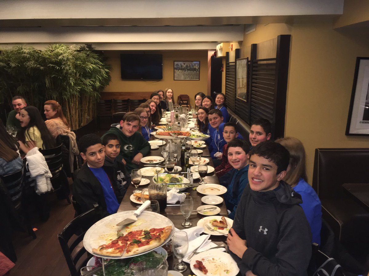 ktraf1's tweet photo. A dinner fit for #futuredelegates @PatsysPizzaNYC Powering up to solve global issues! #EMSMUN @WPSEisenhower @wyckoffschools @MsBolognini @slant97 https://t.co/wKDAYD6OWf