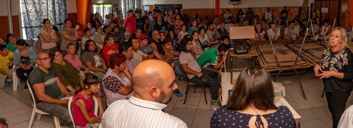 FmMuniRw's tweet image. #Artero se reunió con vecinos del #Área12 y el #Área16 para avanzar en la #Obra de la instalación del #Gas
Info ⬇️⬇️⬇️
prensa.rawson.gov.ar/2019/03/28/art…