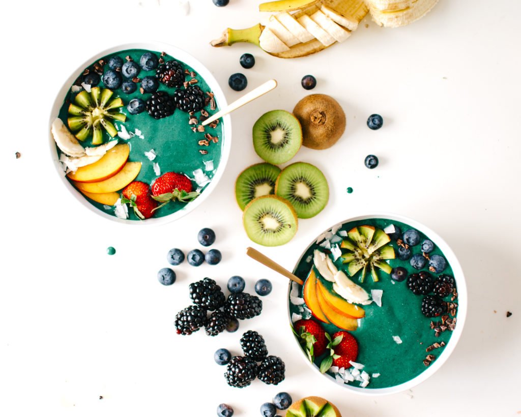 CoastProduce's tweet photo. Enjoy this beautiful Spring weather with a recipe thats almost too gorgeous to eat. Give into your sweet tooth without the guilt! Find this recipe @kaleandcaramel 
-
-
-
#coastproduce #smoothiebowl #gorgeous #springtime #yumm✨🦋 https://t.co/r9ginf6h8x