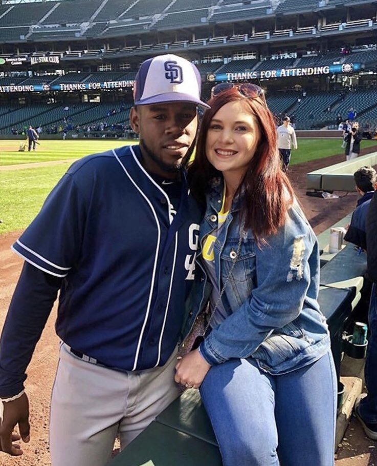 HerSportsCorner's tweet photo. Happy opening day!! ⚾️😍
#Repost @wagsredefined
.
.
.
.
.
#hersportscorner #wags #baseballwags #baseballwife #mlbwags #mlbwives #athletewives #openingday #thatbaseballlife #baseballlife https://t.co/DI6R16Hbc3