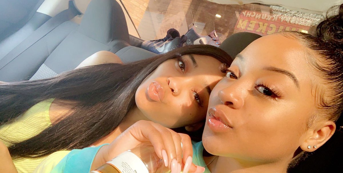 tkks__'s tweet photo. twins like tia and tamera or sum https://t.co/tHNnPT5Do2