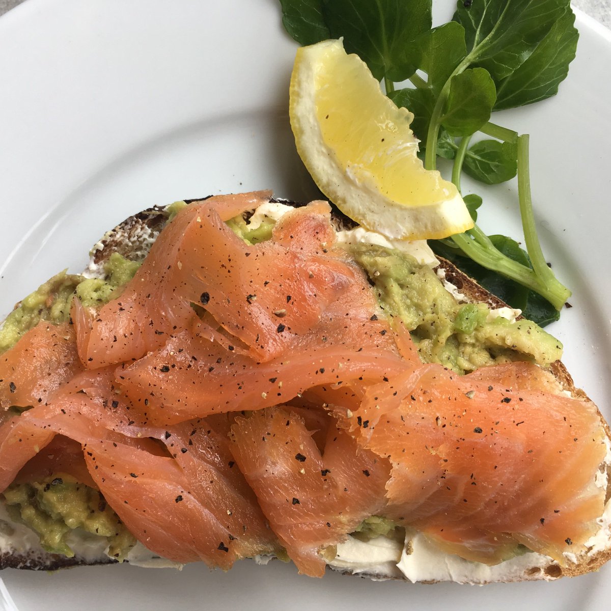 gigiLecroir's tweet photo. Welcome to the Bean on the Green cafe in Fordington. Selling locally made sourdough loaves,butter and tea.
Try our open sourdough avocado,cream cheese and smoked salmon sandwich, or the new Mocha,Choca,Caramel brownie!😜
#beanonthegreen
#wobblycottage
#fordington
#dorchester https://t.co/iK4hxndoJw