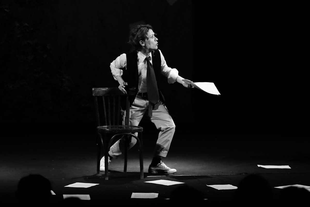 EglaCeno's tweet photo. #udhaequmështit #theatre https://t.co/eaBOfTAxuC
