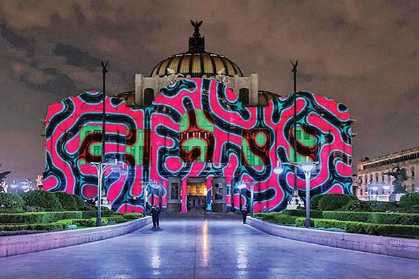 Centro_CDMX's tweet photo. #NoTeLoPuedesPerder
Hoy a partir de las 21:00 horas el #CentroHistórico será invadido por el #StreetMapping. Un proyecto tecno-luminoso que transformará los espacios públicos en obras lumínicas.
Una experiencia que conjuga la cultura alternativa con la fiesta. https://t.co/gEXi718DOK