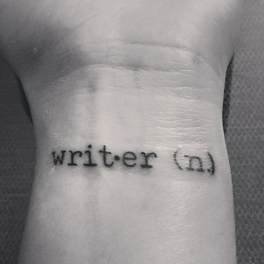 ___Scripturient's tweet image. Ahora sí que es mío. 🖤 #NuevaFotoDePerfil