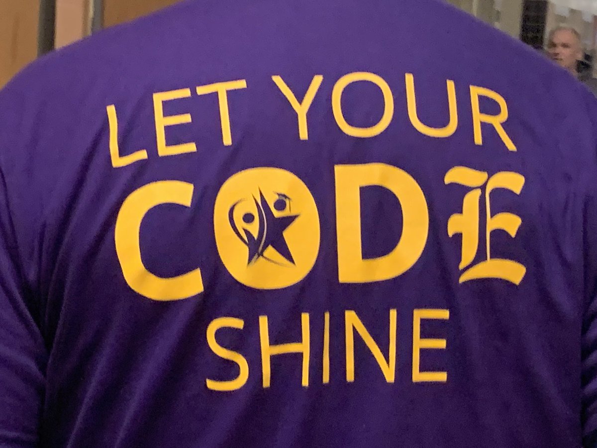 MountsTech's tweet photo. Making memories #EASDCodeCon! https://t.co/g7mIqK7ojK