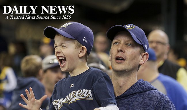 JEhlkeITV's tweet image. What an #OpeningDay one for the books for sure. More images on gmtoday.com later. 
#WBDN #ConleyMedia #Photojournaism #ThisIsMyCrew #BrewCrew #Brewers #BrewersOpener