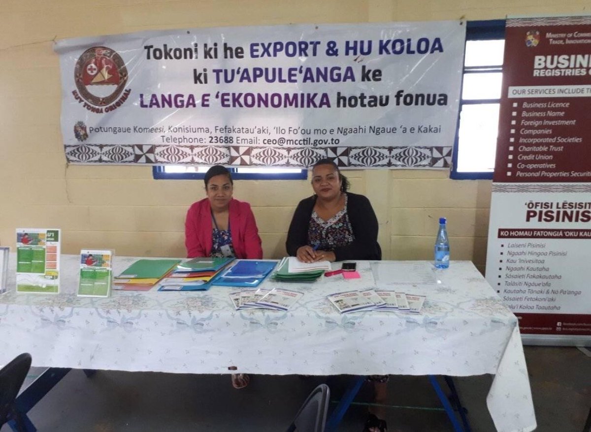 TongaNID's tweet photo. No amount of rain or bad weather will π us from bringing our services to uπ€#day5 #Afa #REACHTonga #lastdayTBU #autonukiai #teamID #teamMTED #teamOMB #teamMoJ @unwomenpacific @UNDP https://t.co/0GmeM1jWsS