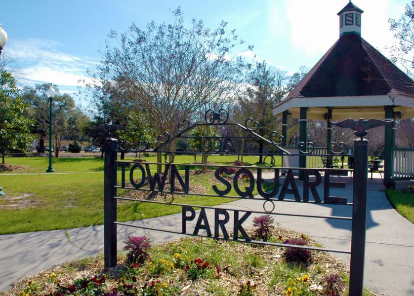 As part of a commitment to sustainability, <a href="/SouthernMiss/">Southern Miss</a> <a href="/SouthernMissSWK/">Southern Miss Social Work</a>, through collaboration with local farmers, merchants, city officials, assisted in the development of <a href="/HburgMarket/">HburgFarmersMarket</a>, held each spring at Town Square Park. bit.ly/2Wp9QNl #AdvancingMS <a href="/Hattiesburg_MS/">City of Hattiesburg</a>