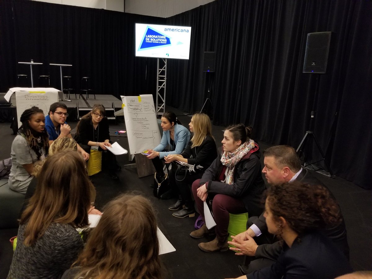 Americana2019's tweet photo. Plusieurs jeunes professionnels discutent ensemble pour trouver des solutions afin de retenir la #relève avec @SPAC_PSPC, @voghel et @studio_hello #Americana2019 https://t.co/4sbH0BKC13