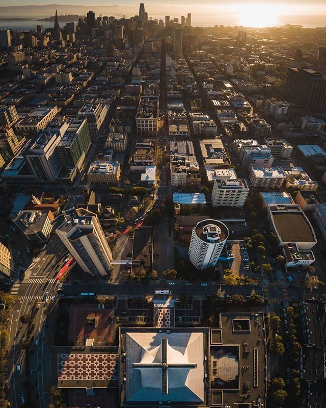 StreetsWin's tweet photo. Down + Out ∞ SF
🎴
🎴🎴
🎴🎴🎴
#streetswin #droneception #unrealview #visualmobs #dronestagram #streets_vision5k #djimavic2zoom #natgeoyourshot #igdrones #dronegrids #earth_shotz #citygrammers #trf011 #urbanromantix #dronedesire #citykillerz #dronepals #droneofficial #gameofdr… https://t.co/WkxRTkiixj
