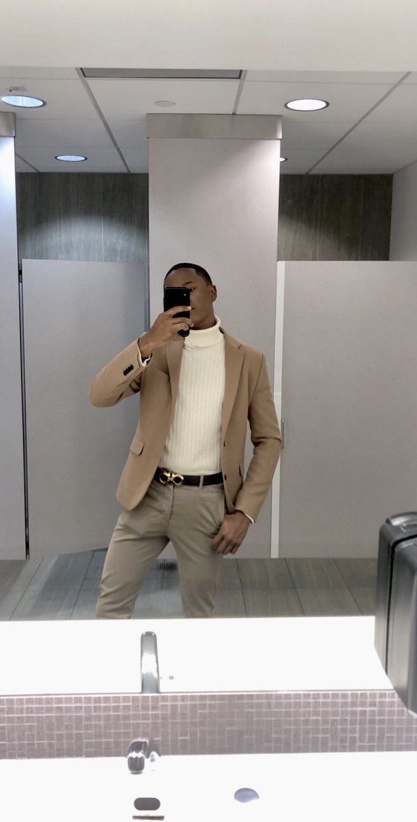 The_Kasanova's tweet photo. Energy 👔 https://t.co/uhM9C7WpA3
