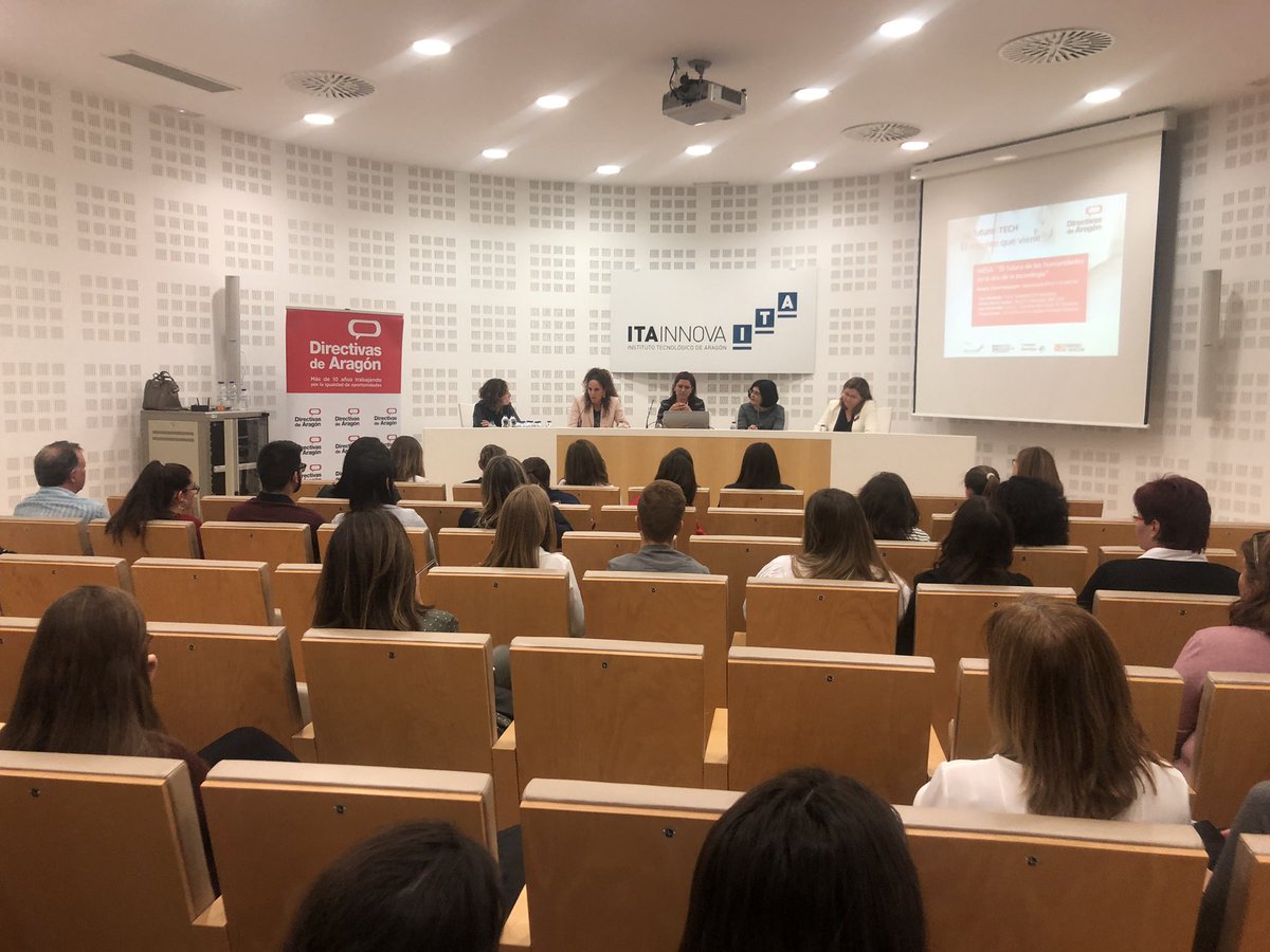Comenzamos la #MesaHUMANIDADES de esta jornada #SoyFuturoTECH de la mano también de grandes mujeres <a href="/esanjoaquin/">Elena Sanjoaquín Benavente</a> <a href="/taniagrande/">Tania Grande Maza</a> <a href="/SSaraRedondo/">Sara Redondo</a> <a href="/laquedijono/">Ana Hernández Serena</a> @ElenaGLechuz  @ITAINNOVA <a href="/AragonEMPRESA/">Programa ARAGÓN EMPRESA</a> <a href="/IAF_Aragon/">IAF</a> @IbercajaSocial <a href="/GobAragon/">Gobierno de Aragón</a>