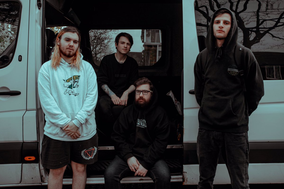 We’re playing The Rebellion in Manchester tonight with @TIRADEband. Come and do a dance with us 💙

📸:<a href="/ConnorMason44/">Connor Mason</a>