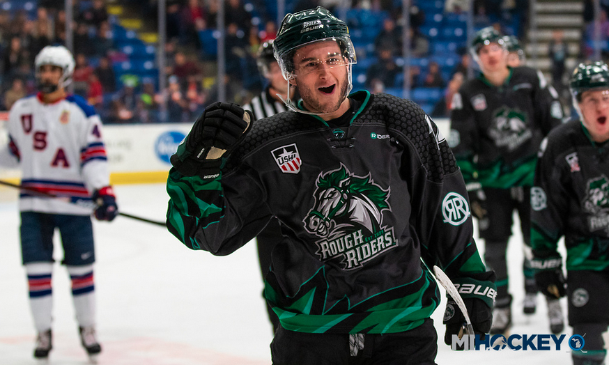 That Max Sasson (<a href="/Sassonboy123/">Max Sasson</a>), versatile guy. 

Scores goals, good in his own end, willing to sing the national anthem before his <a href="/USHL/">USHL</a> game last night... 

📝 | mihockey.com/2019/03/max-sa…