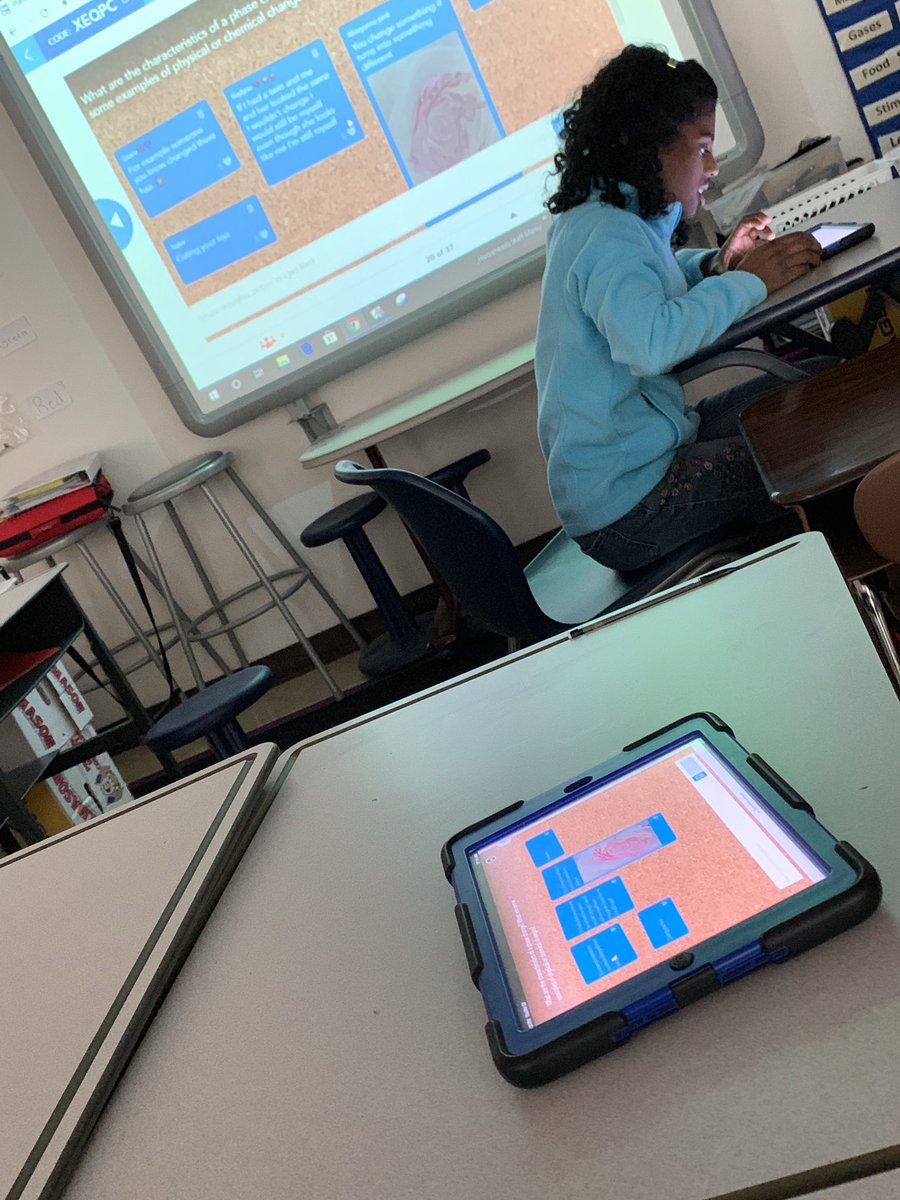 meegseliz's tweet photo. @nearpod What’s the matter??? My 8th graders know! Solid, liquid, gas #thescienceclassroom #edtech #CollaborateDay https://t.co/vHogTnMf9e