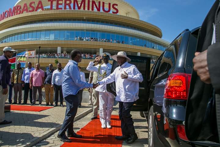 KagutaMuseveni's tweet image. Later, I took the train from Mombasa to Nairobi using the Standard Gauge Railway. It was a comfortable four-hour ride. The SGR is key in cutting down transport costs, reducing pilferage and ensuring goods arrive faster to the hinterland. It will greatly reduce business costs.