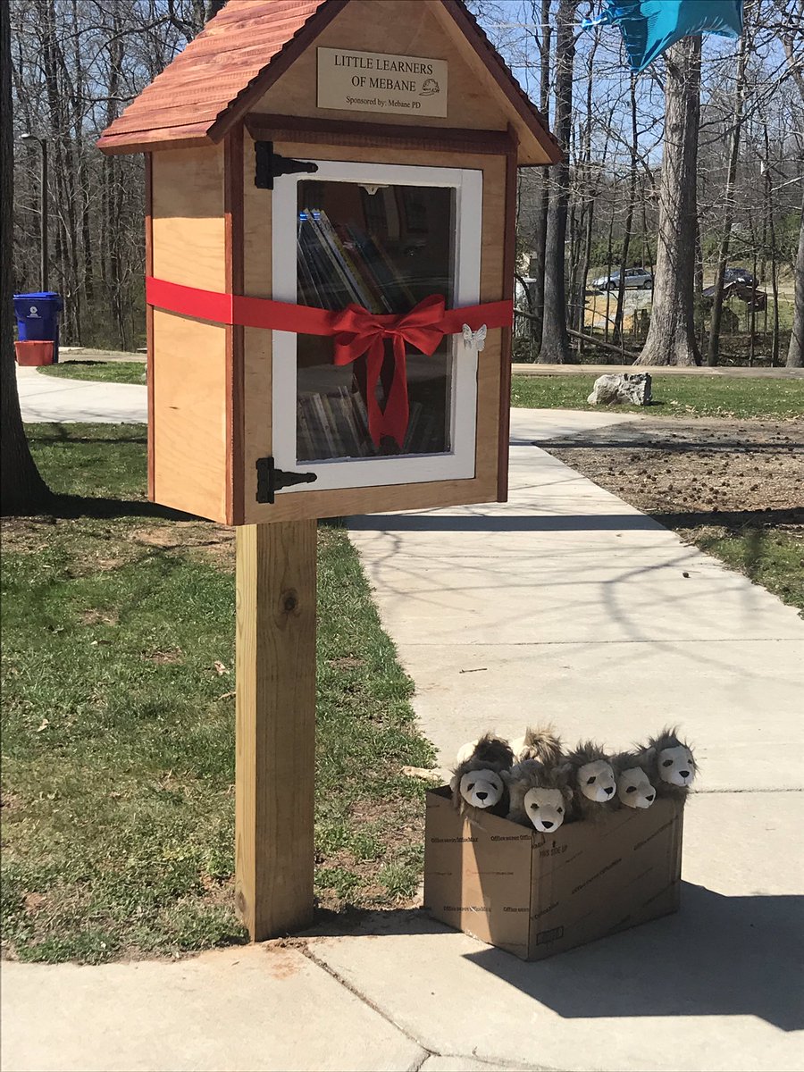 MebanePolice's tweet photo. The Mebane Police sponsored a “Little Learners Library” which had its ribbon cutting today at Holt Street Park! We love making quality of life in Mebane great and working with our community! Enjoy the books!! https://t.co/6Grw3vPmWC