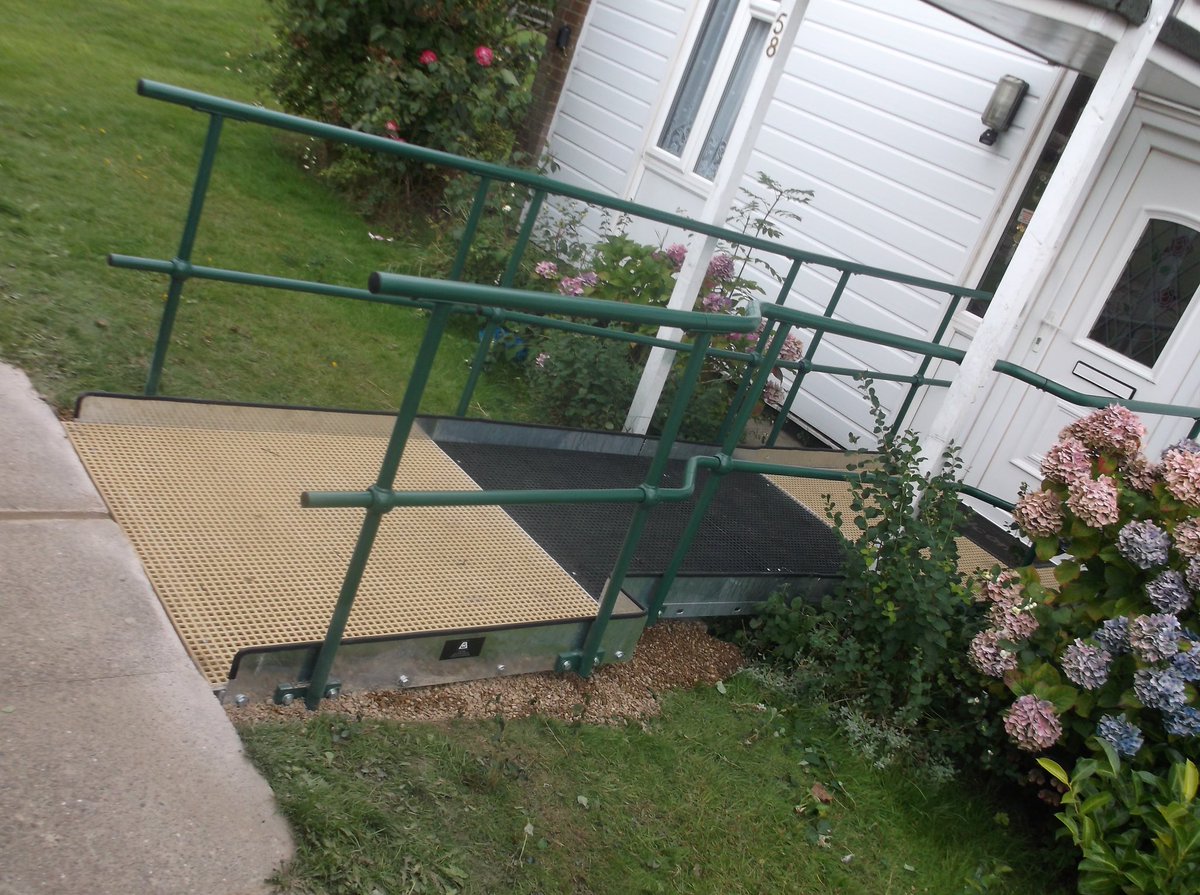 EclipseAccess1's tweet photo. Here we bridged the gap to the public path for the client.
#eclipseaccesssolutions #wheelchairaccessible #wheelchair #modularramps #bespokeramps https://t.co/glkJ2ibvVt