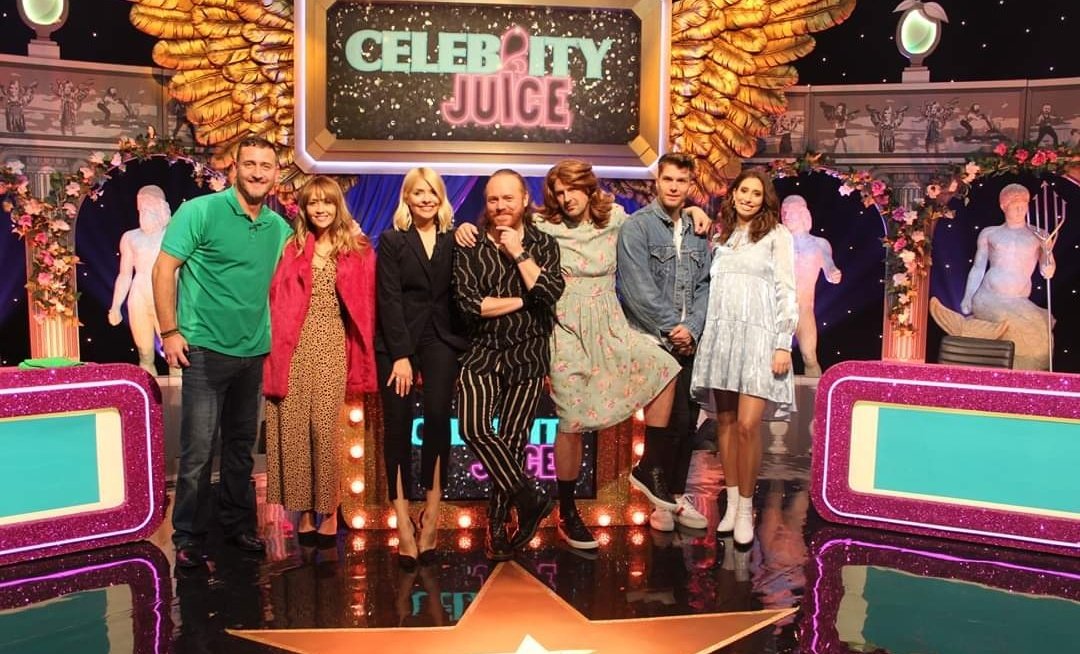 wheretowatchtv's tweet photo. Tonight on @CelebJuice...
@lemontwittor is joined by @Mellor76 @realsamia @joeldommett @staceysolomon - 10pm @itv2 #NothingButTV #CelebJuice https://t.co/3NHuO6Fn86