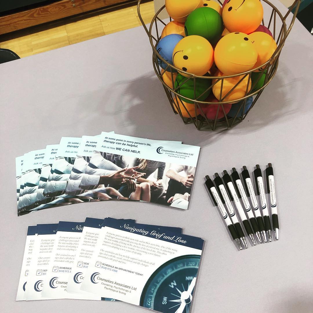 CounselorsAssoc's tweet photo. @CounselorsAssoc was pleased to participate in the #OTHS Guidance Department's 2nd Annual OTHS College to Career Fair! What a wonderful turnout! Special thanks to our therapists Matt Wilkinson and Jaclyn Pickowitz for representing #CALTD! #OTHSguidance #OTHS #careerfair https://t.co/EusggQY0wD