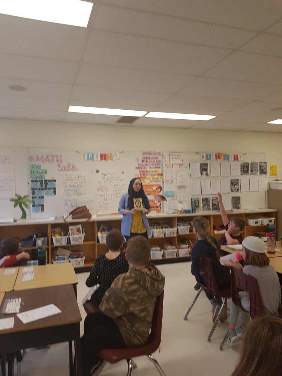 kr1st1na_s1mons's tweet photo. How might we share similarities in our faiths and celebrate our differences in our community? Pope Francis asks us to foster respect and friendship. Thank you Meaghan Williams for being with us today! @kmcguire1101 #faithinaction #servicebasedlearning @BGCDSB https://t.co/tIClRJFlWO