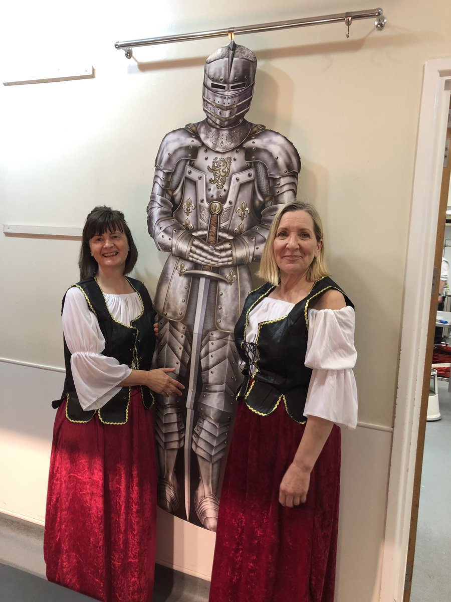 clarewinfield66's tweet photo. Students loving the Medieval food! @USWCatering @UniSouthWales https://t.co/TOxbfGkKgf