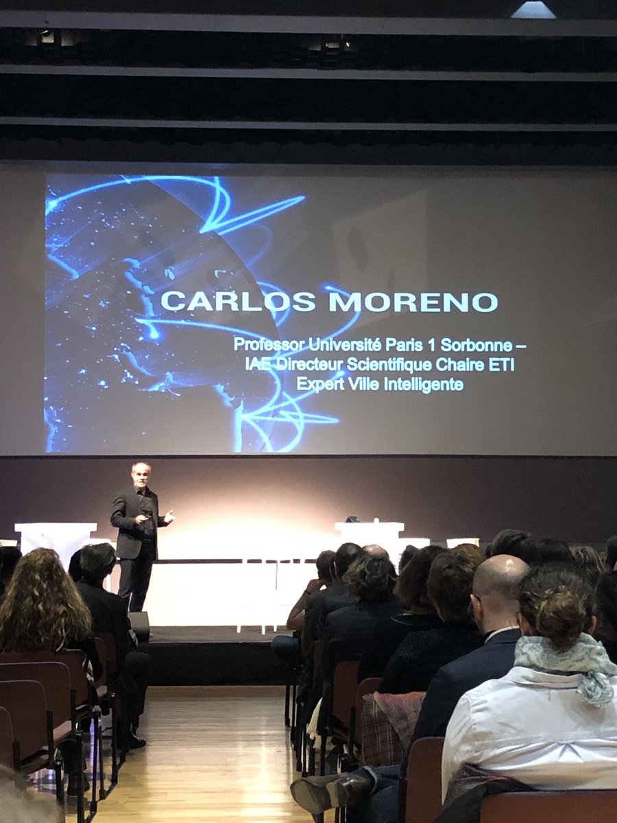 #NiortNumeric c’est terminé! clôturons ces 2 journées avec la conférence de <a href="/CarlosMorenoFr/">Pr Carlos Moreno | IAE-Paris Sorbonne</a> expert en ville intelligente 🌟