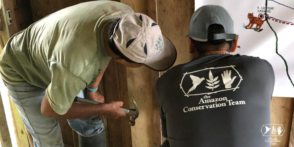 AmazonTeamOrg's tweet image. ACT team member creating a map of Kofan ancestral lands with Kofan elders and youth in Colombia. #ParticipatoryMapping #TraditionalKnowledge #Mapping #IndigenousRights #Colombia