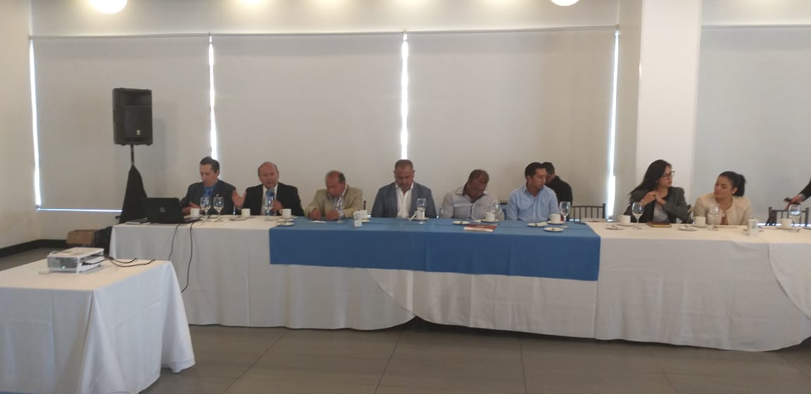 Fenatrape_EC's tweet photo. Fenatrape se reúne con los representantes del Transporte Pesado en Quito: analizan la Carta de Intención que firmó el Gobierno Nacional con el FMI
Además, se revisa los proyectos presentados para modernizar la ANT;  y las reformas a la Ley de Tránsito...
https://t.co/MAgjsrGoNx https://t.co/ebIOYtfBXU