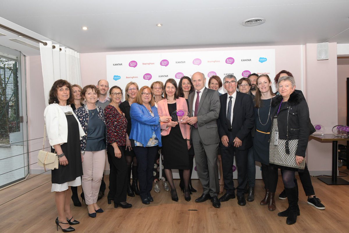pascaldemurger's tweet photo. Si, encore une fois, la @MAIF est lauréate du Podium de la #RelationClient c'est grâce à l'#engagement, la #bienveillance et la volonté de toujours servir au mieux nos #sociétaires de Nicolas, Cyndie, Halima, Joseph....et tous les autres collaborateurs @MAIF ! MERCI 🙏🏾 #PRC2019 https://t.co/DQ5InMI16b