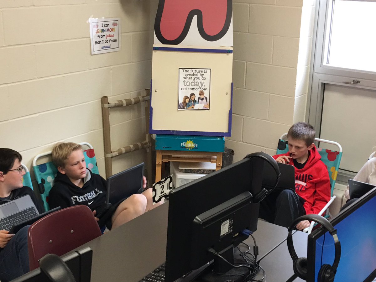 sllerch's tweet image. Ss are researching @WonderWorkshop, Botley, @Sphero, and @MeetEdison robots to help create a collaborative coding robot resource guide in Google Slides 👍 #redbud132 #codingrobots
