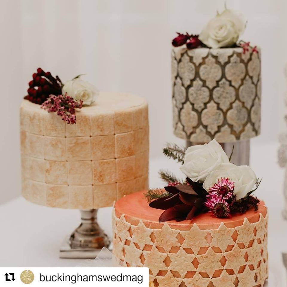 We adore this trio of rustic #tiled #weddingcakes by <a href="/helenalborncake/">Helen Alborn Cakes</a> 😍 Image: October Willis Photography
qoo.ly/wd9qf #weddingcake #cakemaker #separateweddingcake #morocconstyle #geometric #geometricwedding #geometricdesign #lincolnshire #derbyshire