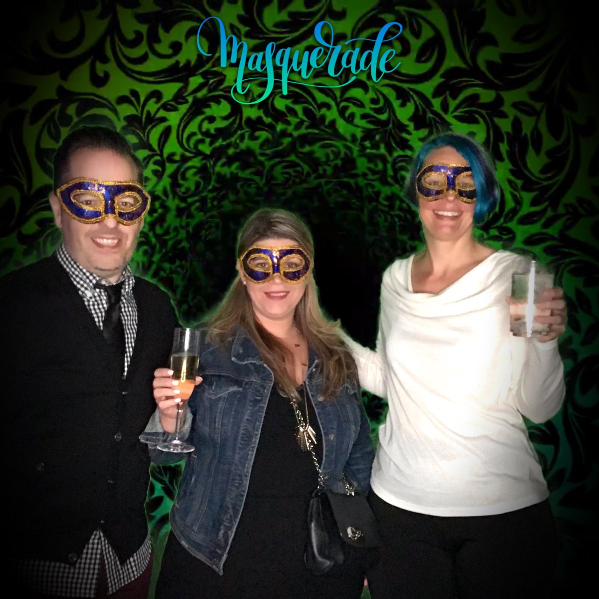 Team10net's tweet photo. What a great night. Team 10net attended the @Peerless-AV masquerade party last night in Vegas. Thanks Peerless AV, and all the other sponsors for bringing everyone together for some masquerade fun. #10net #peerlessav #sharpbusiness #philips #navori #NEC #tsitouch #DSE2019 https://t.co/OYi2YSIDX4