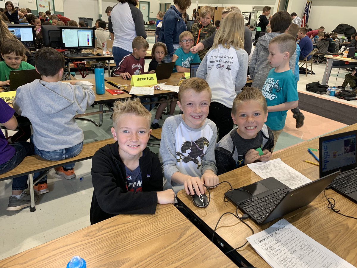 PaulHill_io's tweet photo. Today at Code Camp Jr. we had over 100 boys and girls from across the @washk12 and @Utah4H applying their computer science skills to create games, stories, and apps in Python and @scratch #4HCS https://t.co/PrcwB1xFfd
