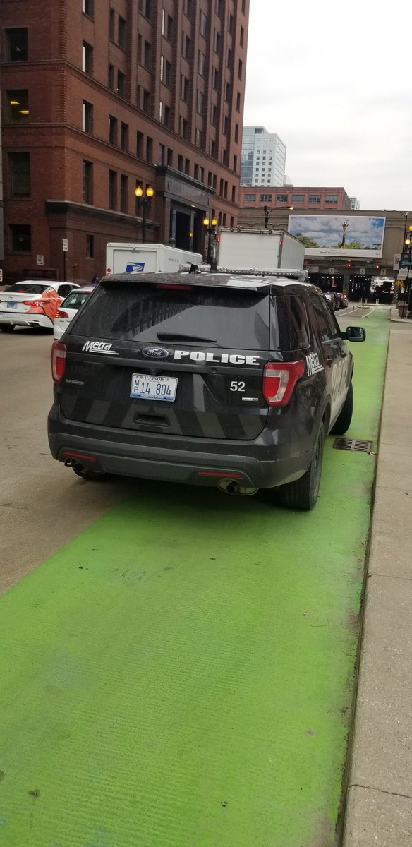 .<a href="/Metra/">Metra</a> your Metra Police officer 11377 parks his car in a bike lane to get a burger at <a href="/SmallCheval/">SmallCheval</a> N Riverside plaza 2:05pm #copsinbikelanes <a href="/CopsinBikeLanes/">Cops in Bike Lanes</a>
