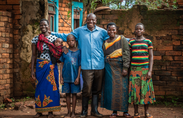 DAIGlobal's tweet photo. Taifa, a farmer from #Tanzania, recently learned about Digi Winner @JamiiAfrica, which provides low-cost #health insurance using #mobilemoney. “No more challenges of fare, besides, the medical treatments became affordable.” #DigiTakeover @USAID_Digital https://t.co/68IJaHTRIv https://t.co/ssYqtBjxrD