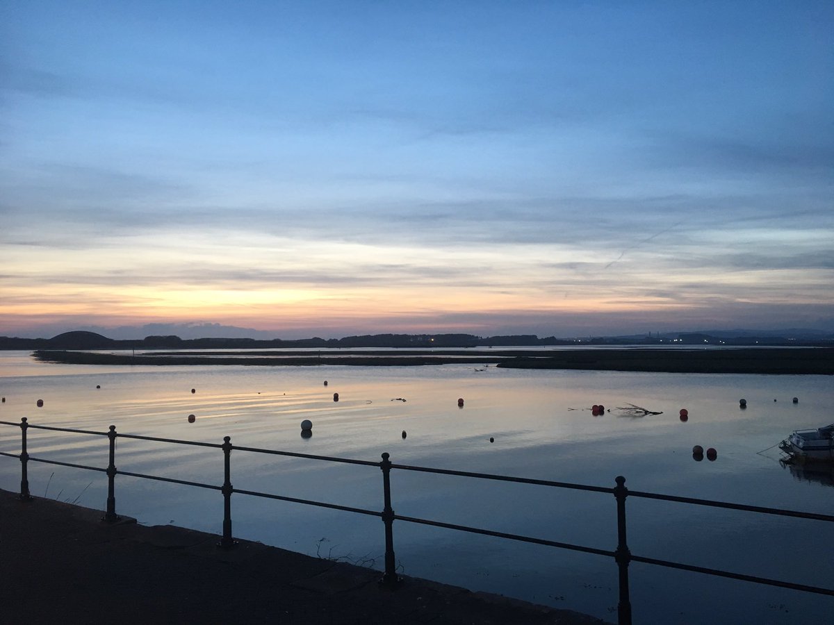 A walk to the Theatre tonight past these stunning views - only in Irvine Ayrshire #loveirvinebeach