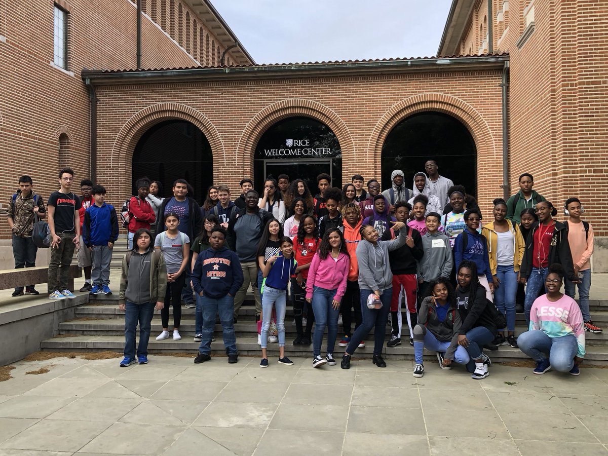 AvidRpjh's tweet photo. AVID students tour Rice University. They saw this amazing campus complete with moon rocks, Kennedy’s podium, and a piece of the Berlin Wall. AVID ROCKS!! https://t.co/YR25q5djYE