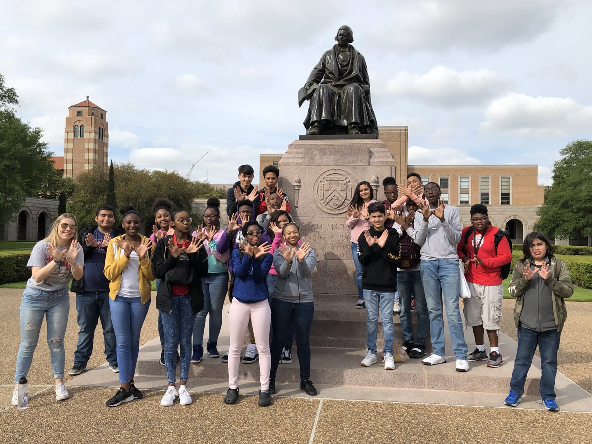 AvidRpjh's tweet photo. AVID students tour Rice University. They saw this amazing campus complete with moon rocks, Kennedy’s podium, and a piece of the Berlin Wall. AVID ROCKS!! https://t.co/YR25q5djYE