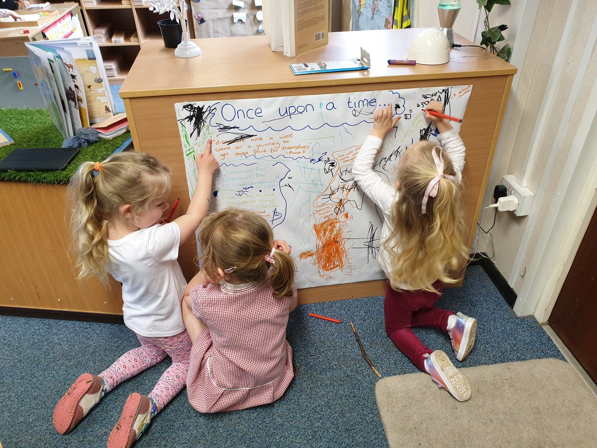 SFX_Nursery's tweet image. Some children enjoyed making up their own stories about dinosaurs, wolves, ponies and volcanoes  and enjoying sharing their ideas with their friends in different ways. #earlyliteracy #makinglearningvisable #markmaking