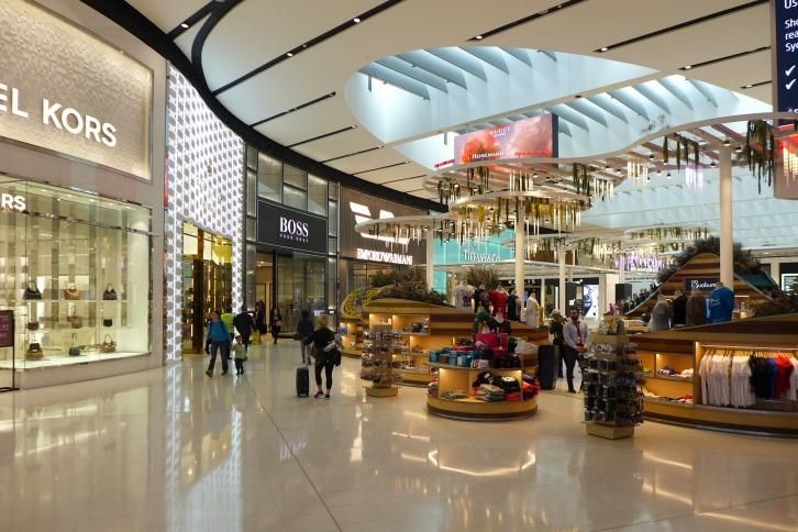 Luxury retail brands are busy opening stores in airports, eager to capitalize on a captive audience with ready money and a little time to kill. bit.ly/2uA4EdC