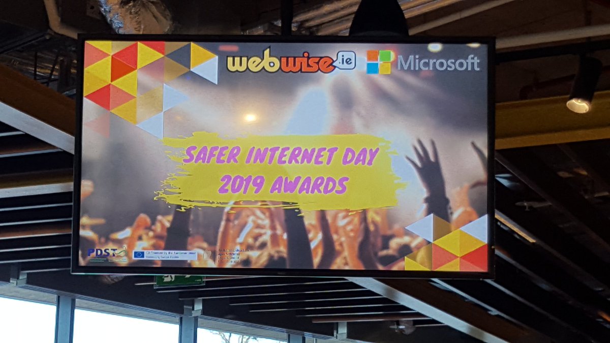 Sarah was proud to collect the 2019 #SIDAwards for Best Use of Technology on behalf of <a href="/keepitpgysi/">#KeepItPG</a> &amp; #ASM! Thanks to <a href="/Webwise_Ireland/">Webwise</a> &amp; <a href="/PDSTie/">PDST</a> for the honour, <a href="/MS_eduIRL/">Microsoft Education Ireland</a> for hosting in their iconic #MSDreamSpace, &amp; to <a href="/msajolliffe/">Amanda Jolliffe</a> for her kind words about #TheSafetyNet podcast!