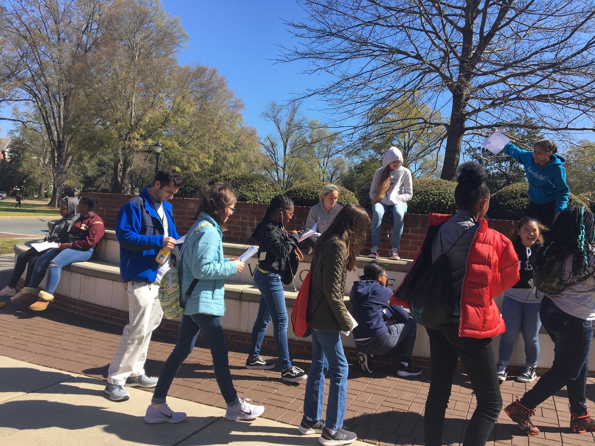 ChristyMyllyka1's tweet photo. Scavenger hunts and dining with the college students mane for an awesome day at Winthrop with my BMS AVID kiddos! ⁦@BMSatRSD2⁩ ⁦@_karisma73⁩ https://t.co/YnT53akbiv