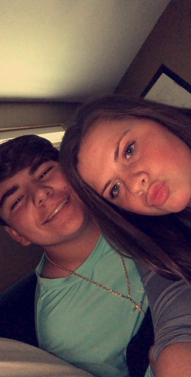 clements3456's tweet photo. Happy birthday I love you ❤️ @brtaylor77 https://t.co/r2bNFgPtt8
