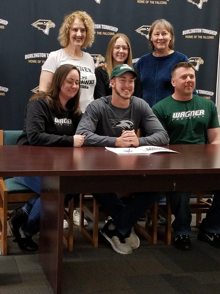 bthsathletics's tweet photo. @BTHS_FB Isaiah Pae w/ his family, teammates, coach &amp; AD signing his NLI to @Wagner_Football @WagnerCollege. Planning to study Finance. Best of luck Isaiah playing for the Seahawk. @BthsNest @burltownshipsun @BurlTwpSchools https://t.co/DZxcmBoGAJ