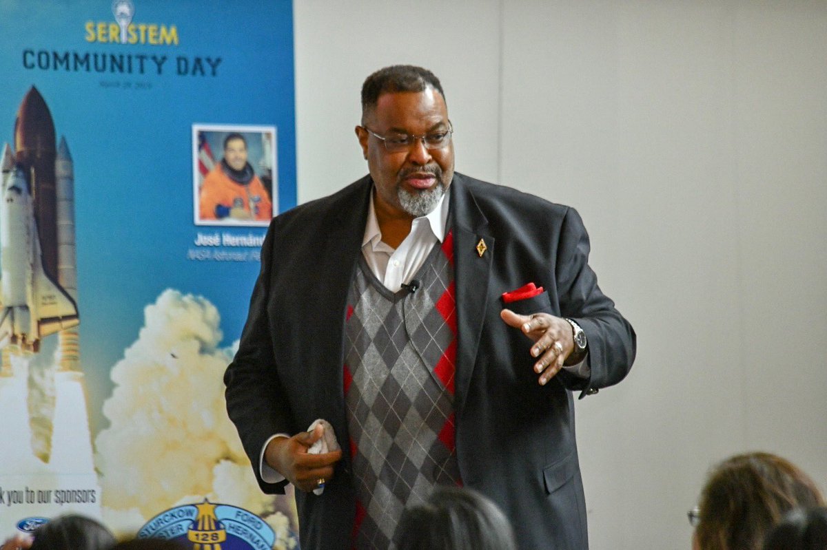 sernational's tweet photo. Thank you to Mr. Ignacio Salazar and all of our partners and sponsors for presenting today at our annual Community Day! #SERstem2019 @fordfund_ @TCCollege https://t.co/slcFszI9Hz