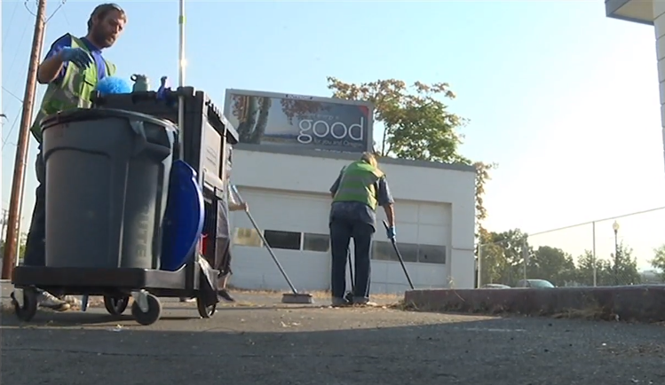 GeorgiaKTVL's tweet photo. Half a year later, Rogue Retreat's downtown clean sweep program has picked up a ton (literally!) of trash from Medford, and helped multiple participants secure full time employment. Now, they've applied for a grant from Ashland to replicate the program there. https://t.co/KOeWINC57e